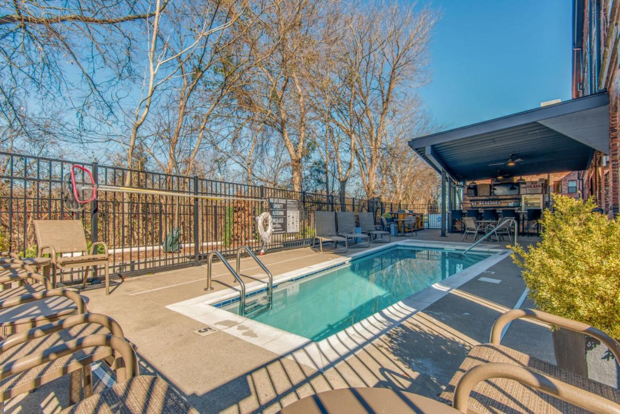 One-Of-A-Kind! Roll Up Garage Door-Pool, Speakeasy Nashville Exterior foto